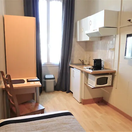 Ammi Massena - Ex Ajoupa