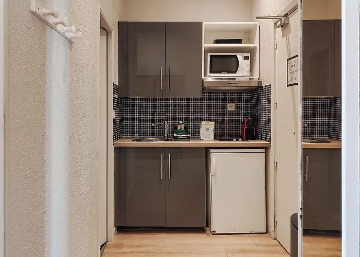 Ammi Massena - Ex Ajoupa Szálloda